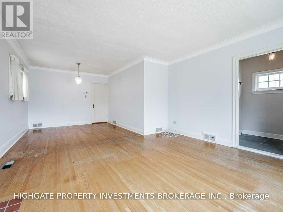 323 Rumsey Road, Toronto, ON, M4G 1R6 - 5