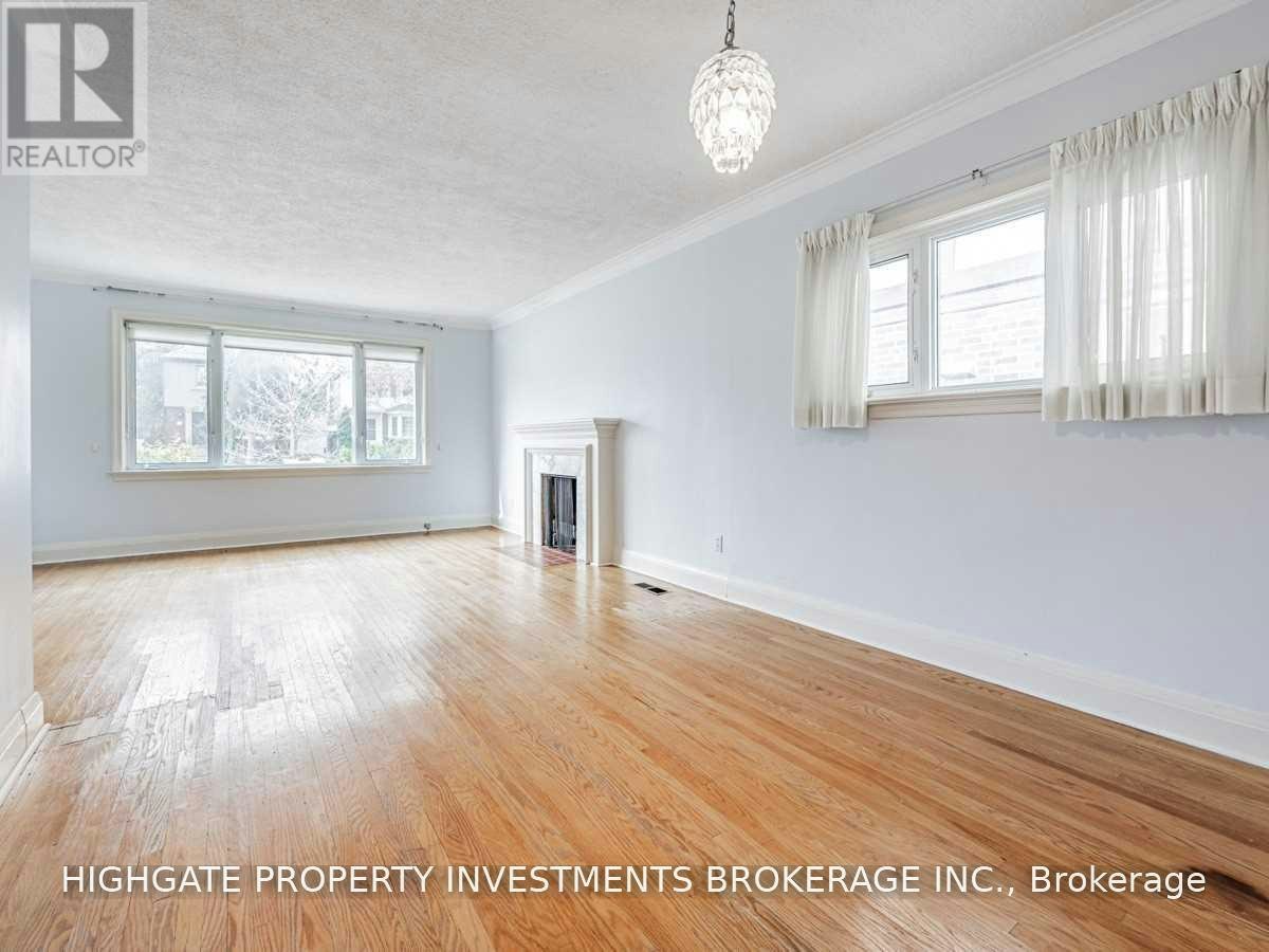 323 Rumsey Road, Toronto, ON, M4G 1R6 - 9