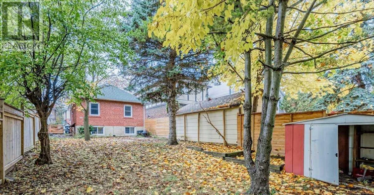 323 Rumsey Road, Toronto, ON, M4G 1R6 - 25
