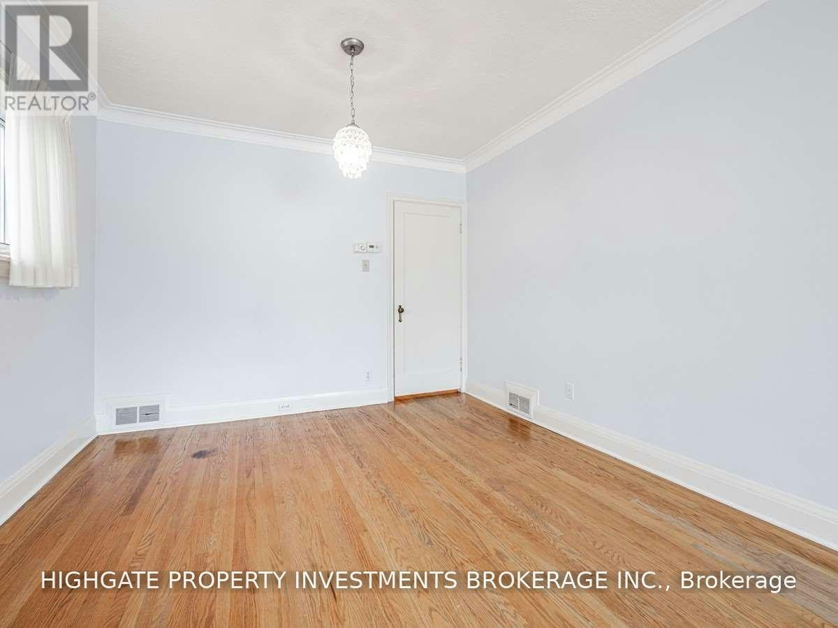 323 Rumsey Road, Toronto, ON, M4G 1R6 - 7