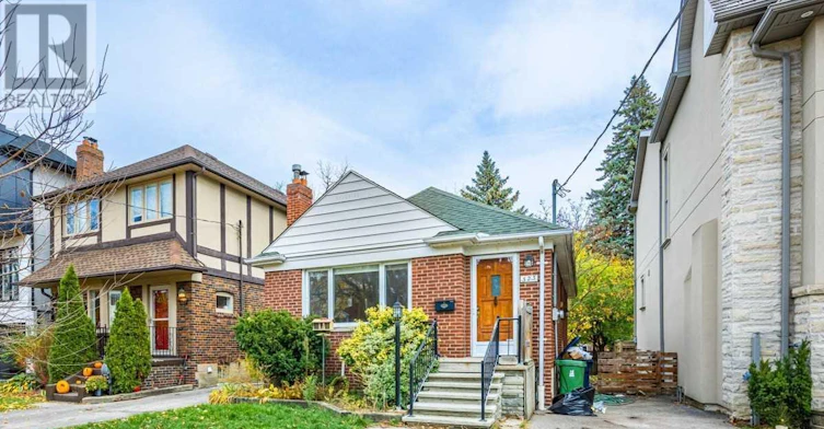 323 Rumsey Road, Toronto, ON, M4G 1R6 - 2