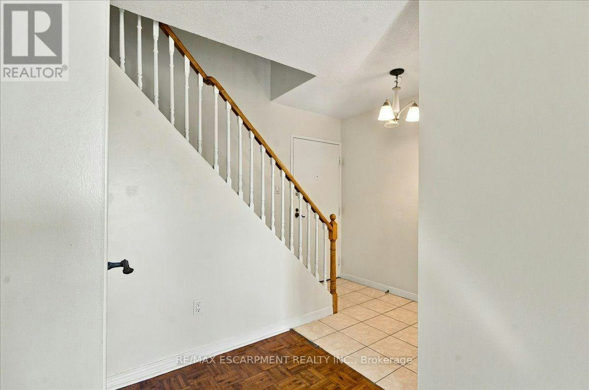 322-1300 Marlborough Court, Oakville, ON, L6H 2S2 - 5