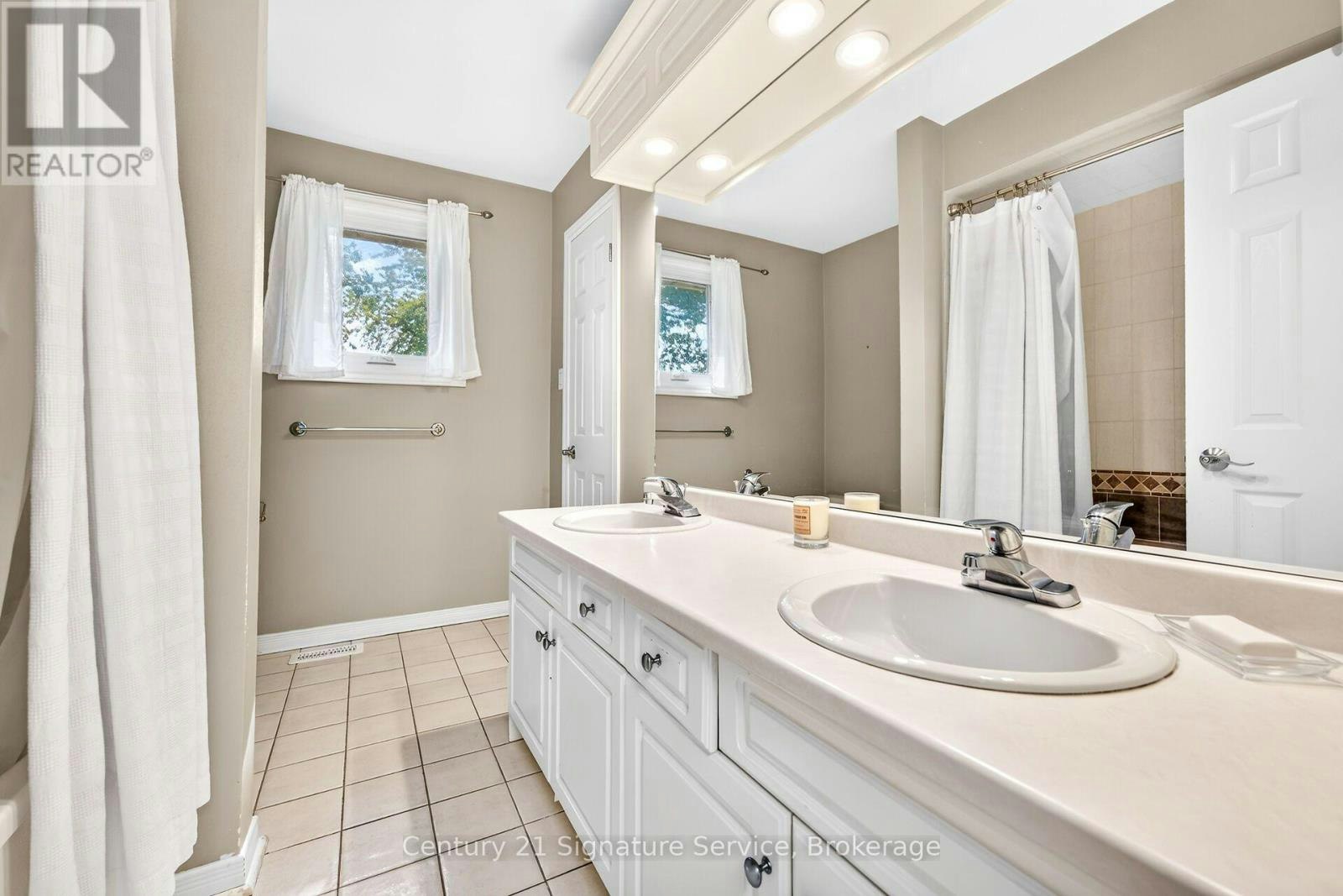11 Fuller Crescent, Thorold, ON, L2V 4B9 - 27
