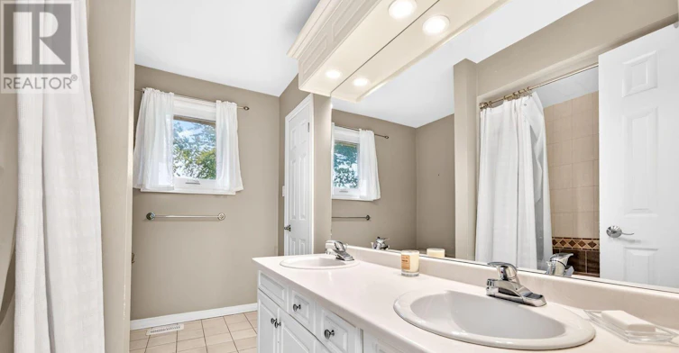 11 Fuller Crescent, Thorold, ON, L2V 4B9 - 27