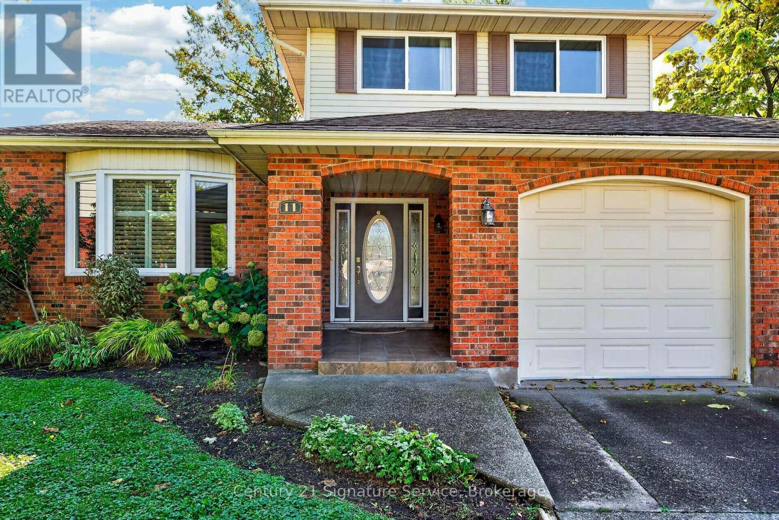 11 Fuller Crescent, Thorold, ON, L2V 4B9 - 3