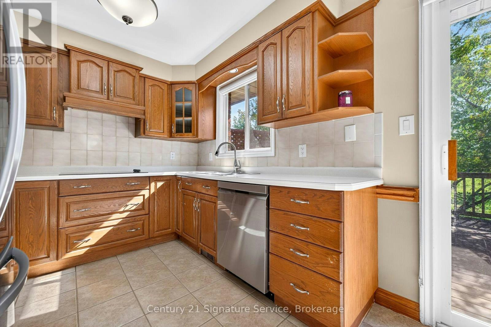 11 Fuller Crescent, Thorold, ON, L2V 4B9 - 6