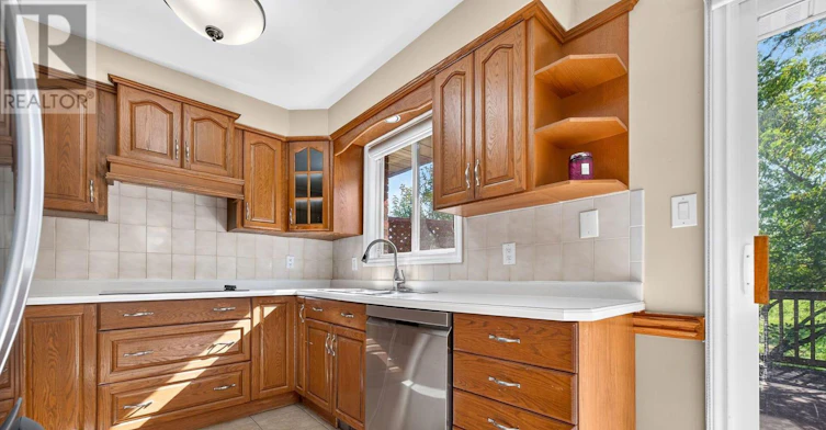 11 Fuller Crescent, Thorold, ON, L2V 4B9 - 6