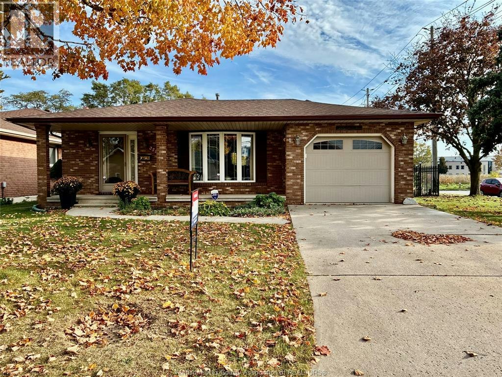 3596 Hemlock, Windsor, ON, N8R 1Z9
