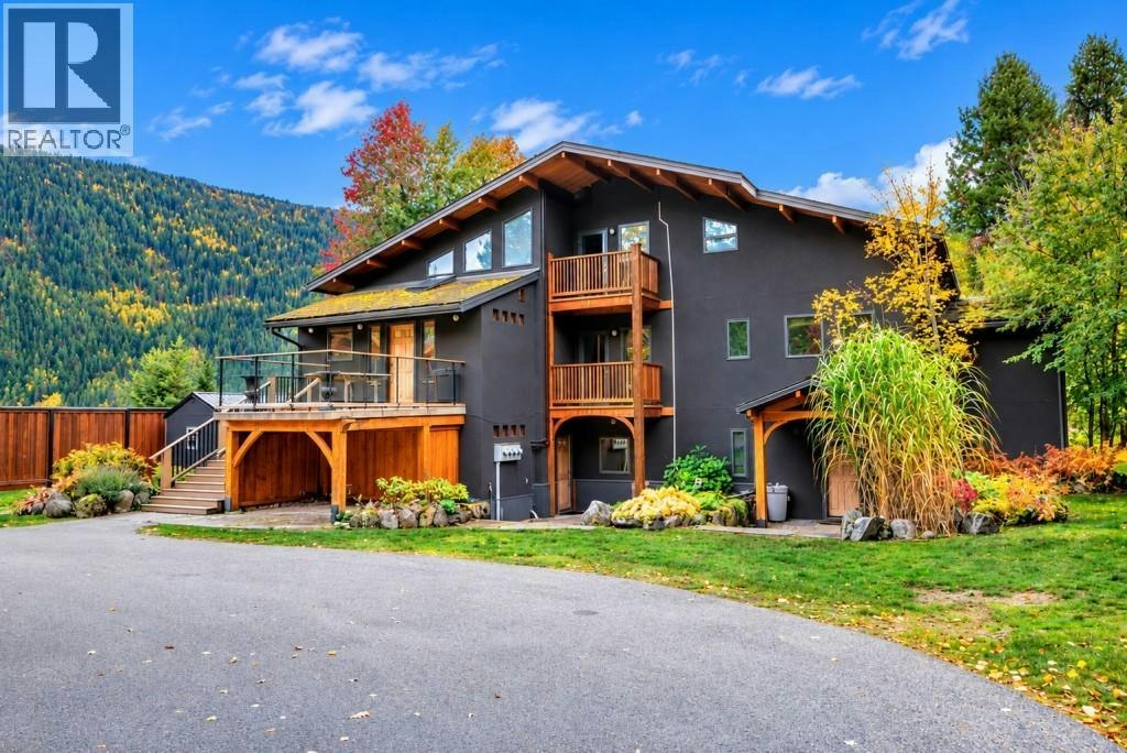 4662 Crescent Road, Nelson, BC, V1L 6N3