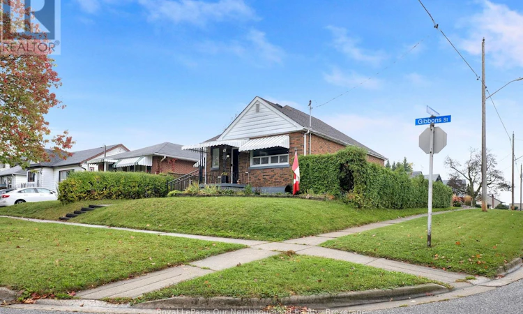 312 Gibbons Street
