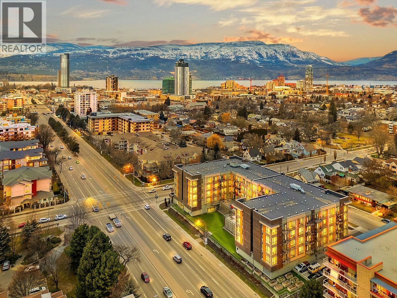 327-925 Leon Avenue, Kelowna, BC, V1Y 0E5