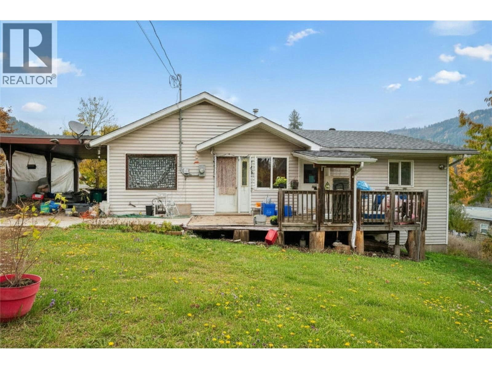 1976 Watson Lane, Fruitvale, BC, V0G 1L1