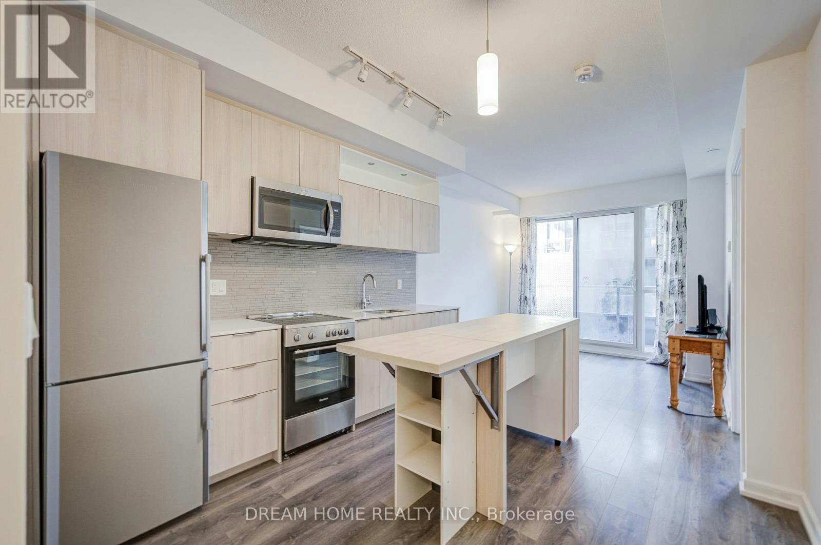 504-50 Forest Manor Road, Toronto, ON, M2J 0E3