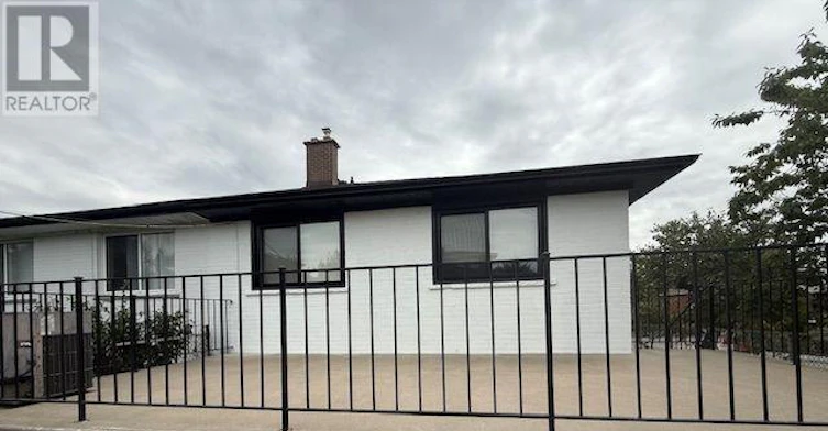 MAIN LEVEL-82 Verobeach Boulevard, Toronto, ON, M9M 1P9 - 23