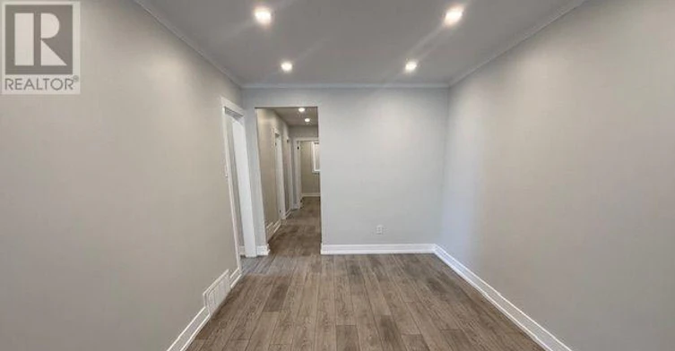 MAIN LEVEL-82 Verobeach Boulevard, Toronto, ON, M9M 1P9 - 4