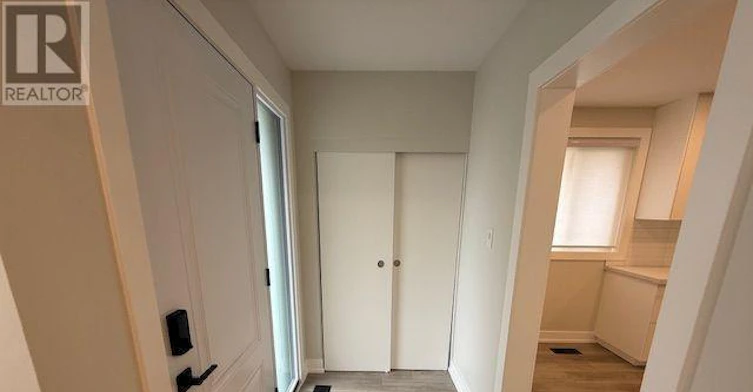 MAIN LEVEL-82 Verobeach Boulevard, Toronto, ON, M9M 1P9 - 6