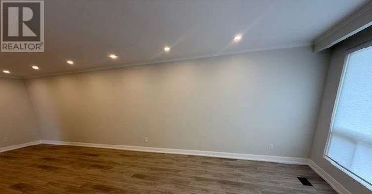 MAIN LEVEL-82 Verobeach Boulevard, Toronto, ON, M9M 1P9 - 5