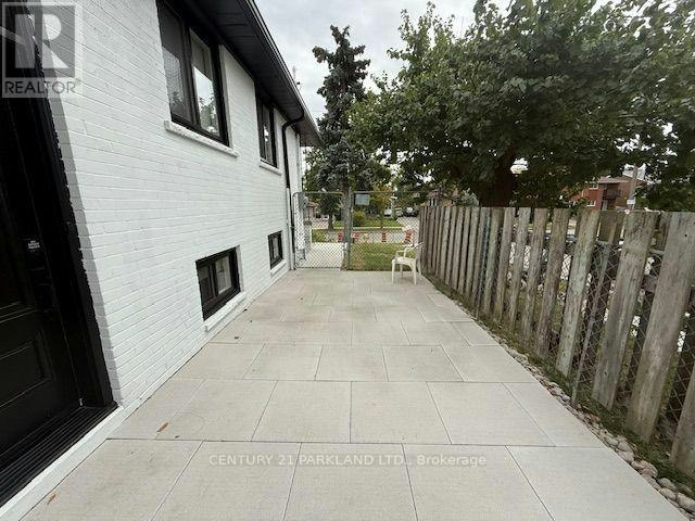 MAIN LEVEL-82 Verobeach Boulevard, Toronto, ON, M9M 1P9 - 25