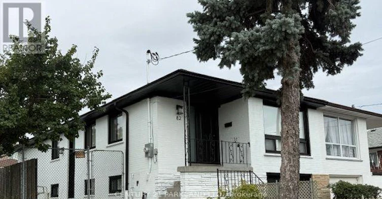 MAIN LEVEL-82 Verobeach Boulevard, Toronto, ON, M9M 1P9 - 2