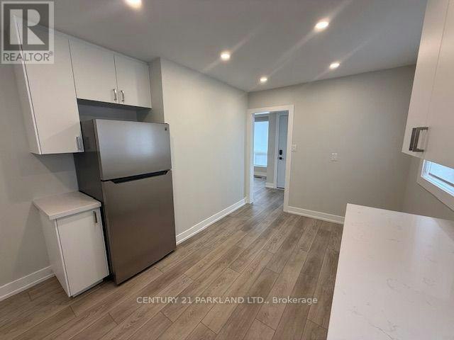MAIN LEVEL-82 Verobeach Boulevard, Toronto, ON, M9M 1P9 - 8
