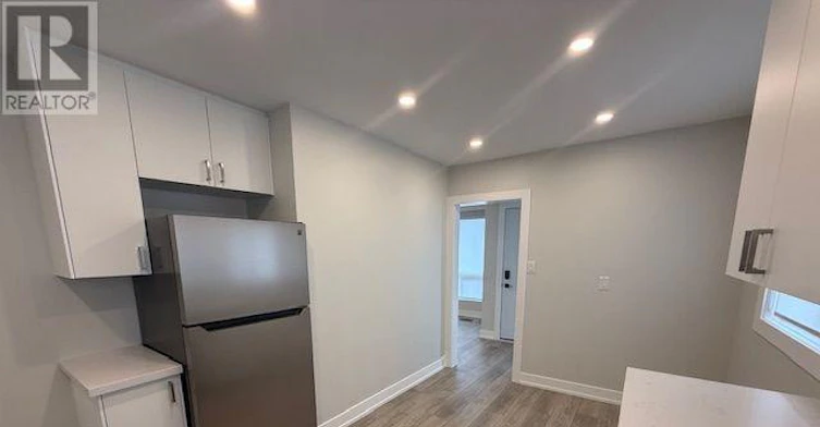 MAIN LEVEL-82 Verobeach Boulevard, Toronto, ON, M9M 1P9 - 8