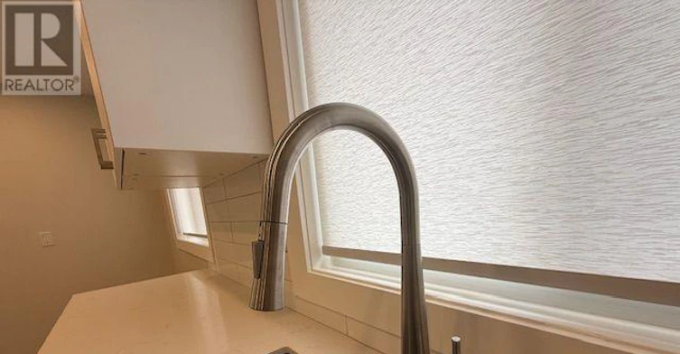 MAIN LEVEL-82 Verobeach Boulevard, Toronto, ON, M9M 1P9 - 9