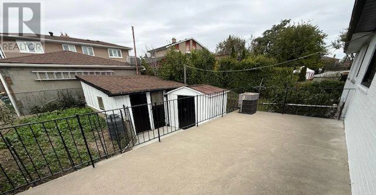 MAIN LEVEL-82 Verobeach Boulevard, Toronto, ON, M9M 1P9 - 24