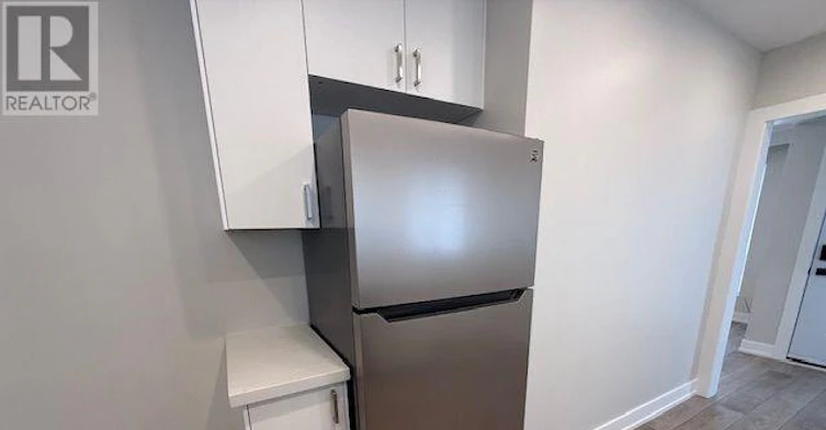 MAIN LEVEL-82 Verobeach Boulevard, Toronto, ON, M9M 1P9 - 11