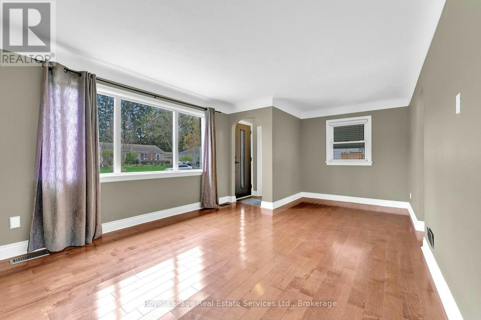 MAIN FLOOR-65 Cumming Court, Hamilton, ON, L9G 1V4 - 4