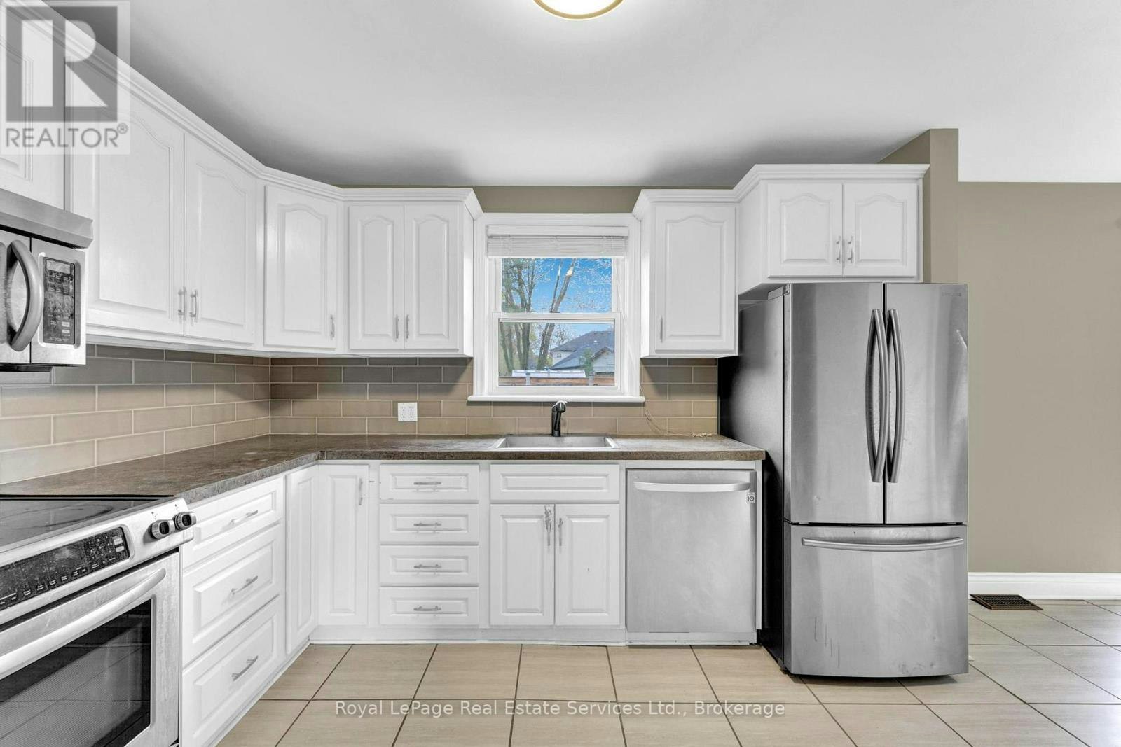 MAIN FLOOR-65 Cumming Court, Hamilton, ON, L9G 1V4 - 8