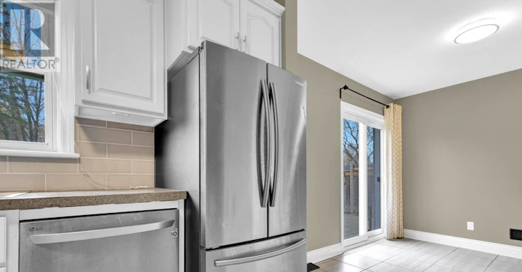 MAIN FLOOR-65 Cumming Court, Hamilton, ON, L9G 1V4 - 9