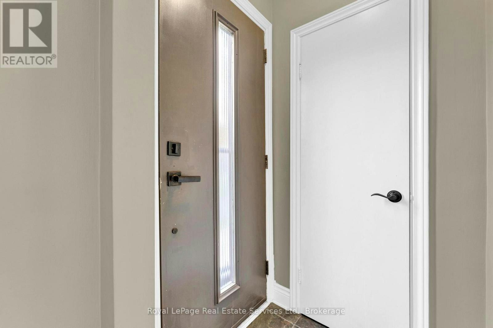 MAIN FLOOR-65 Cumming Court, Hamilton, ON, L9G 1V4 - 2