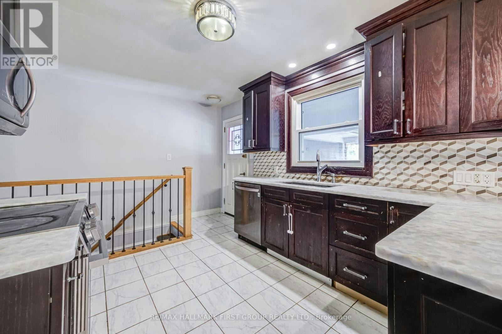 180 Sherwood Avenue, Oshawa, ON, L1G 3L8 - 9
