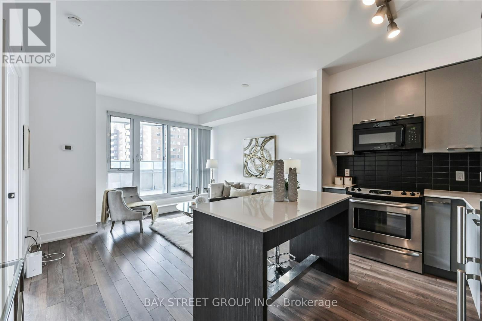 529-9471 Yonge Street, Richmond Hill, ON, L4C 1V4 - 4