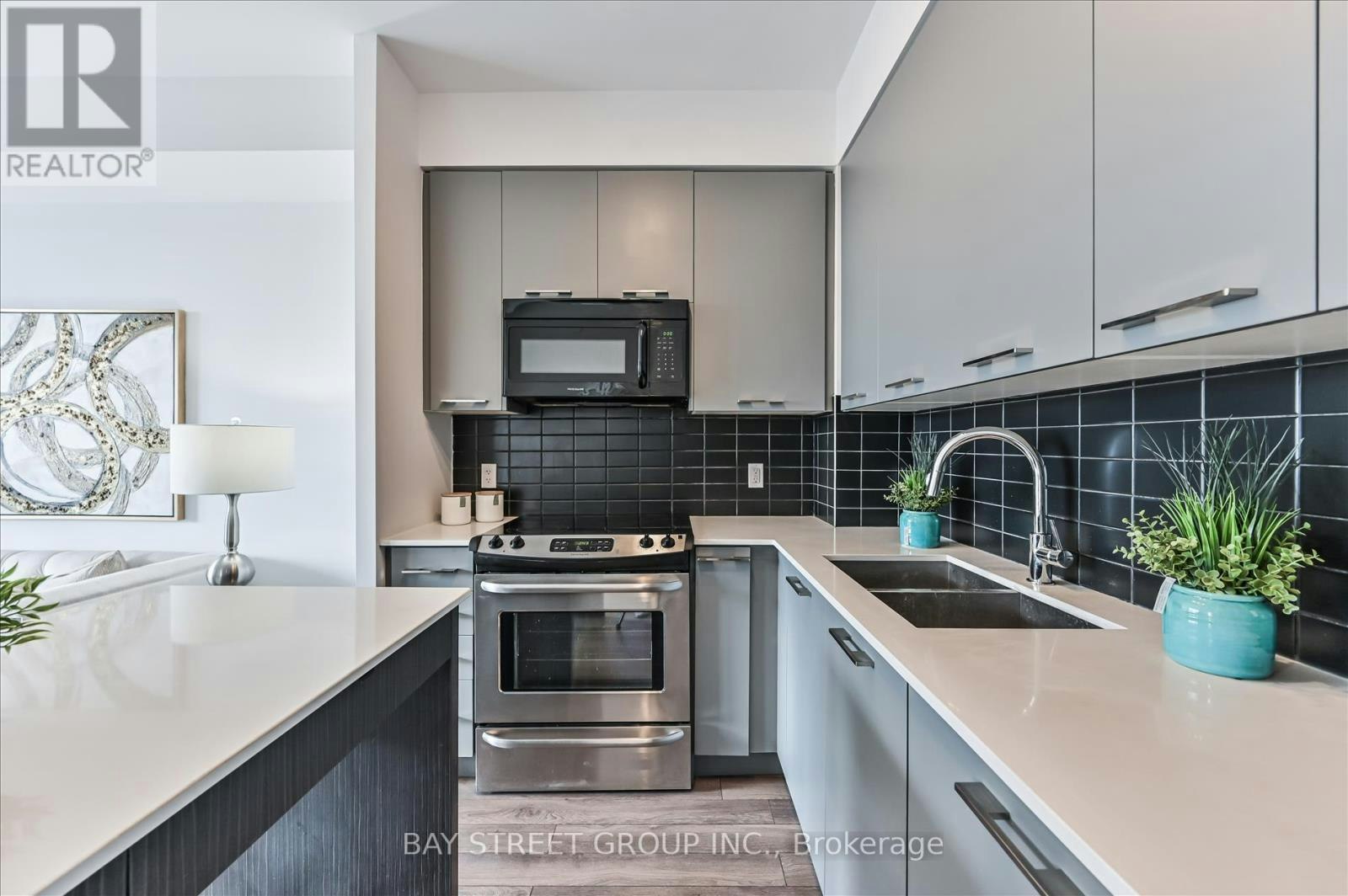 529-9471 Yonge Street, Richmond Hill, ON, L4C 1V4 - 6