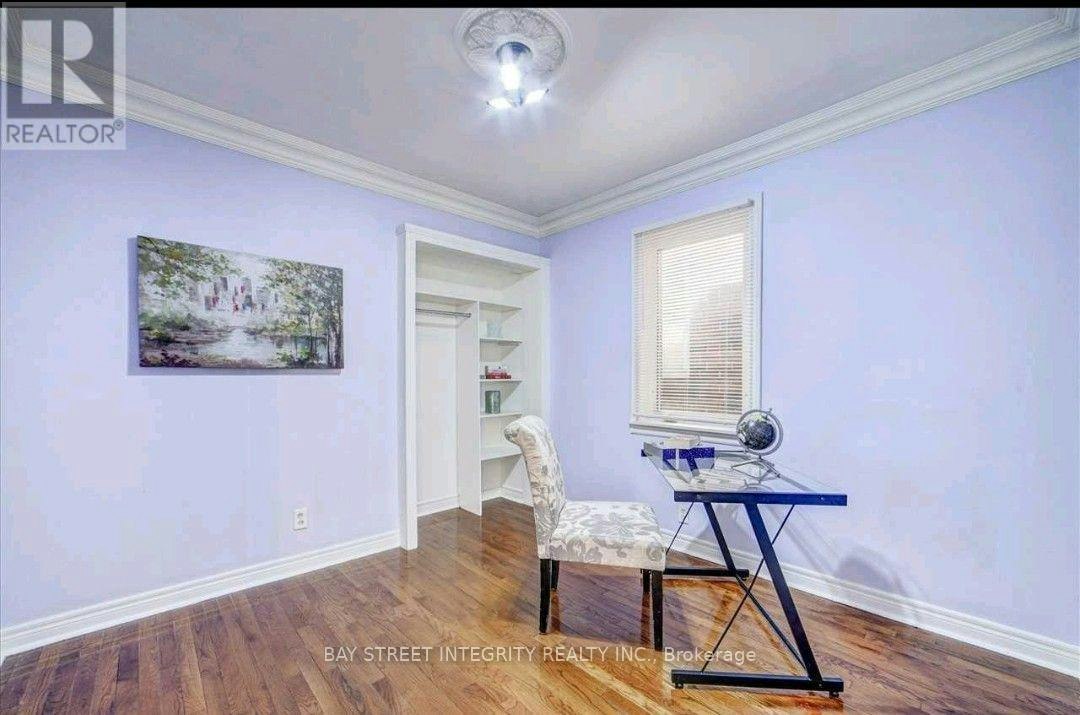 383 Silverthorn Avenue, Toronto, ON, M6M 3H1 - 8