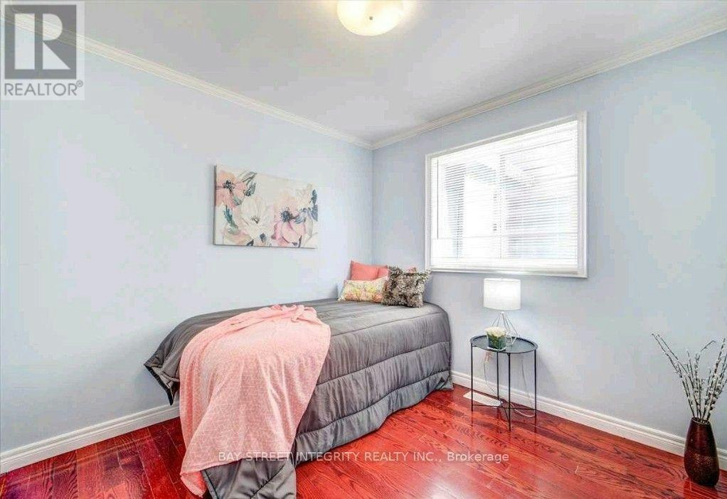 383 Silverthorn Avenue, Toronto, ON, M6M 3H1 - 9