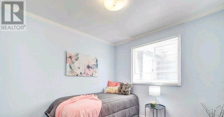 383 Silverthorn Avenue, Toronto, ON, M6M 3H1 - 9