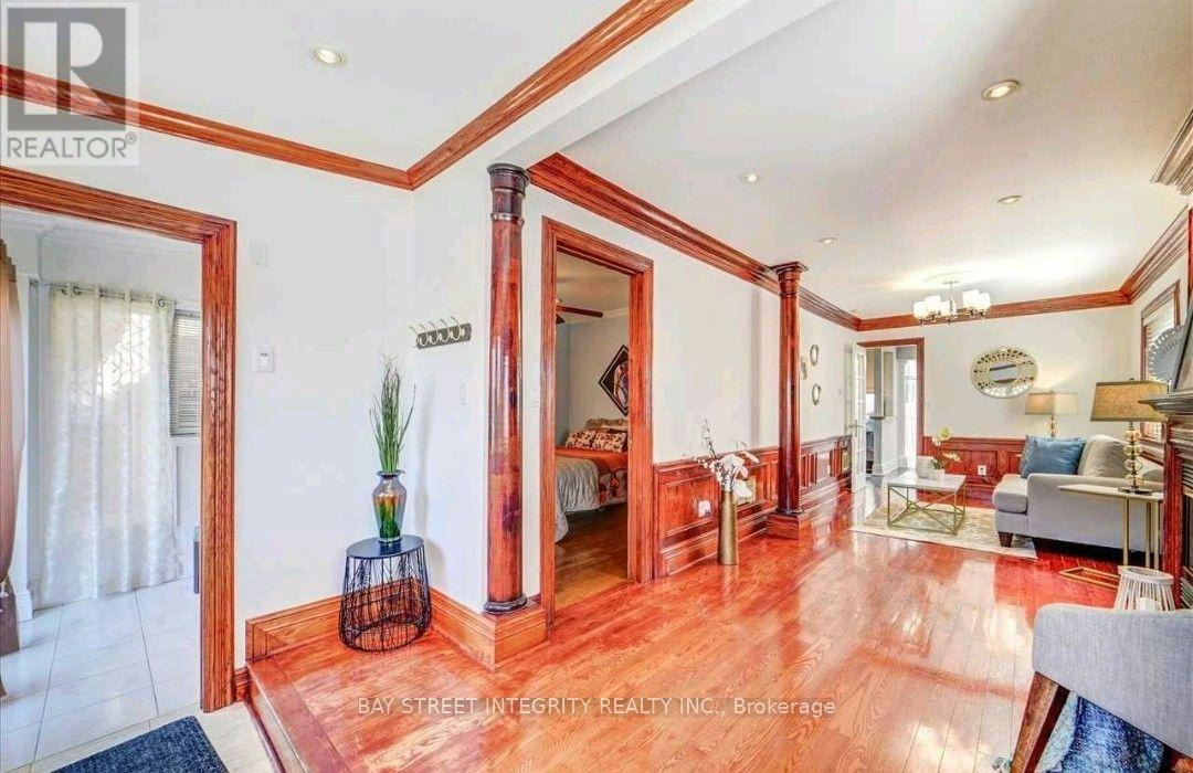 383 Silverthorn Avenue, Toronto, ON, M6M 3H1 - 4