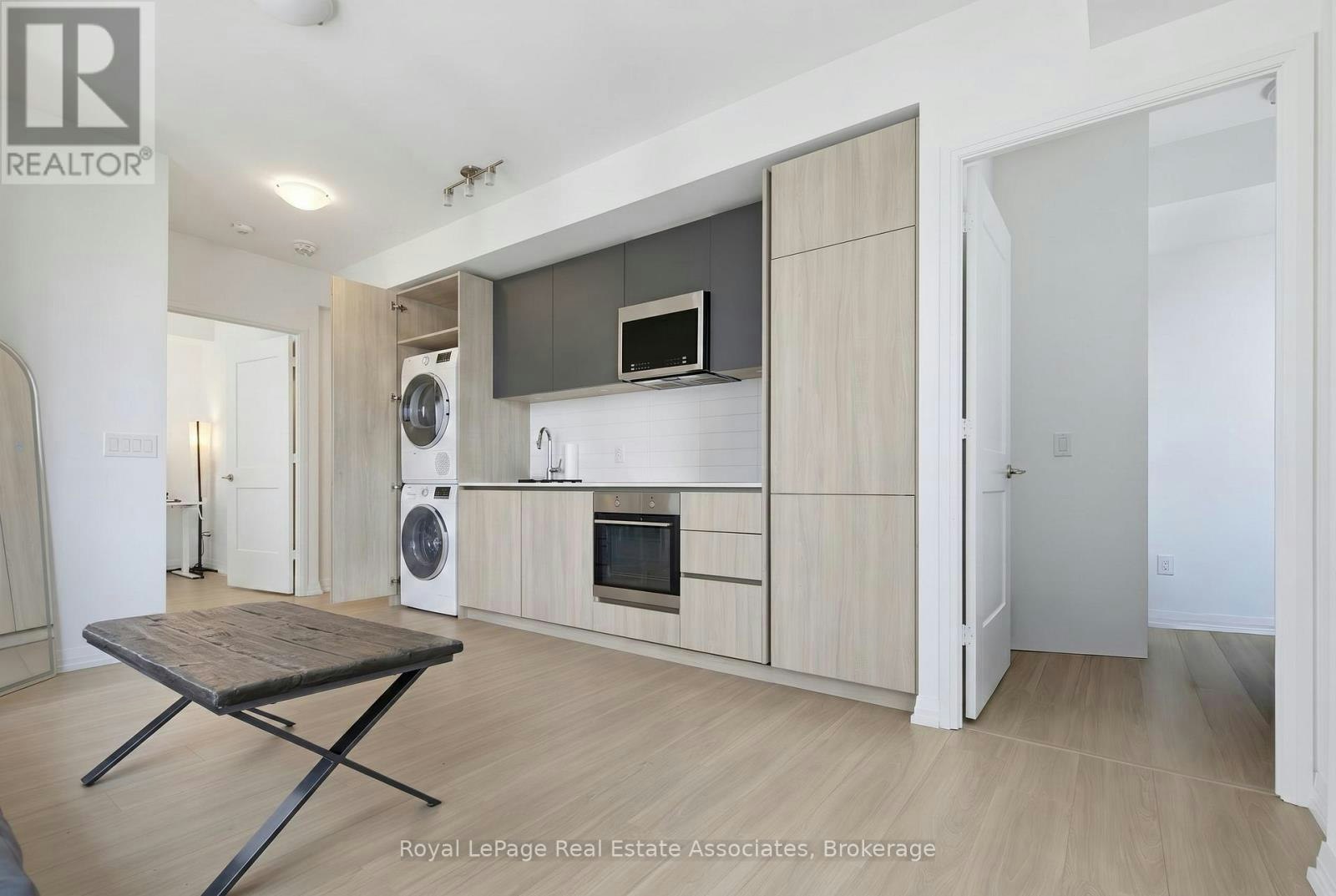 2403-8 Widmer Street, Toronto, ON, M5V 0W6 - 10