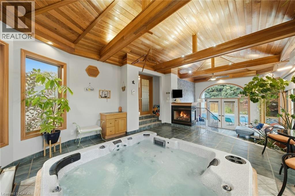 16 Redwood Court, Hamilton, ON, L8G 2Y4
