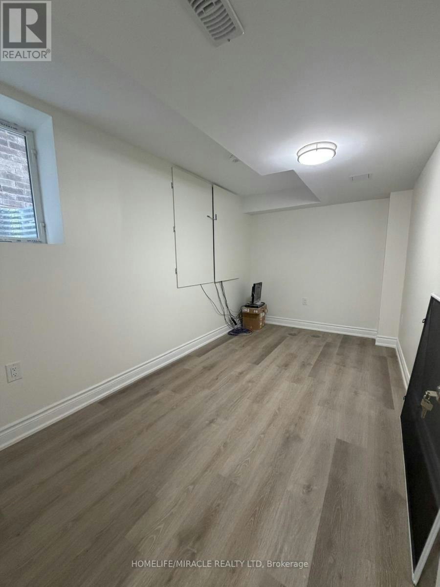 BSMT-289 Fleetwood Drive, Oshawa, ON, L1K 3E8 - 5