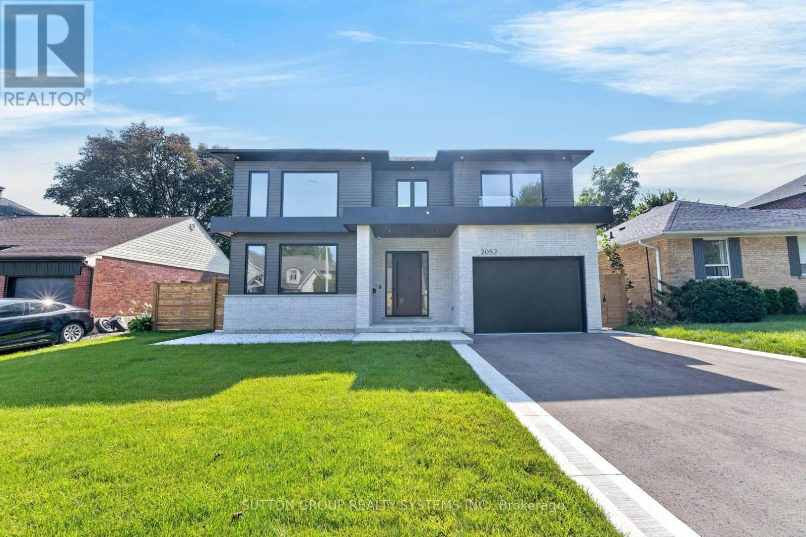 2052 Redan Drive, Mississauga, ON, L4Y 1N8
