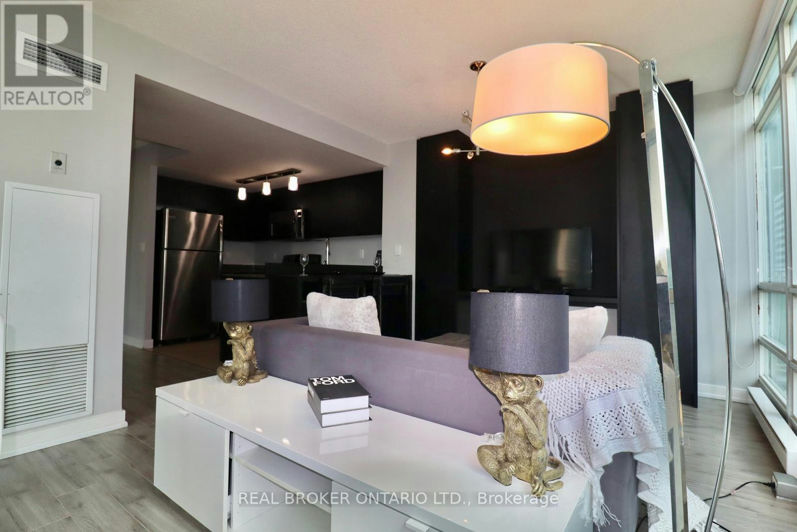1902-381 Front Street, Toronto, ON, M5V 3R8 - 3