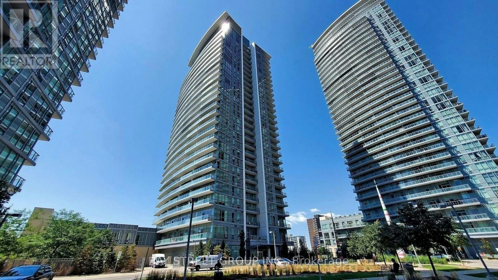 212-66 Forest Manor Road, Toronto, ON, M2J 0B7