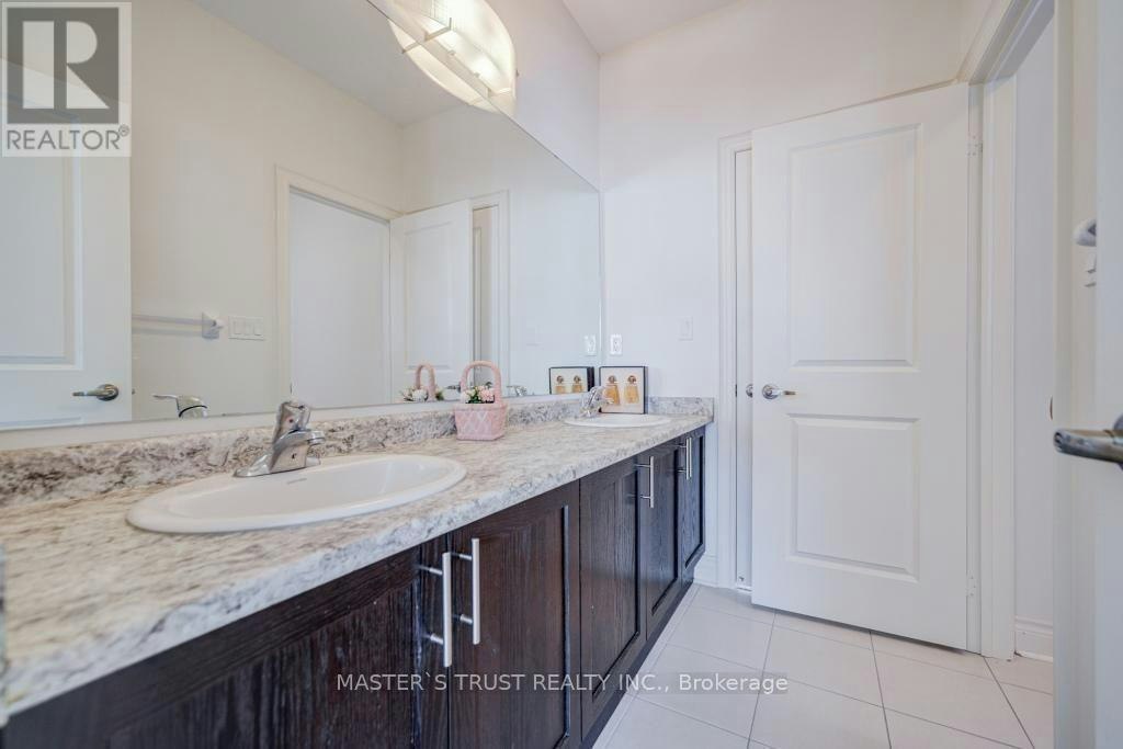 57 Tupling Street, Bradford West Gwillimbury, ON, L3Z 0W8 - 42