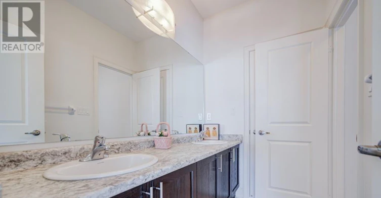57 Tupling Street, Bradford West Gwillimbury, ON, L3Z 0W8 - 42