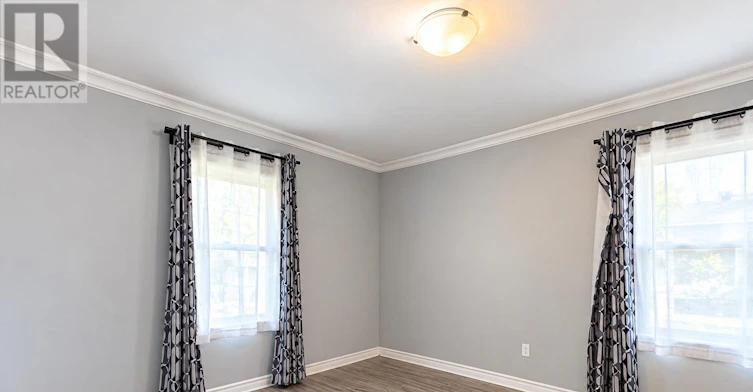 35 Normanhurst Avenue, Hamilton, ON, L8H 5M3 - 3