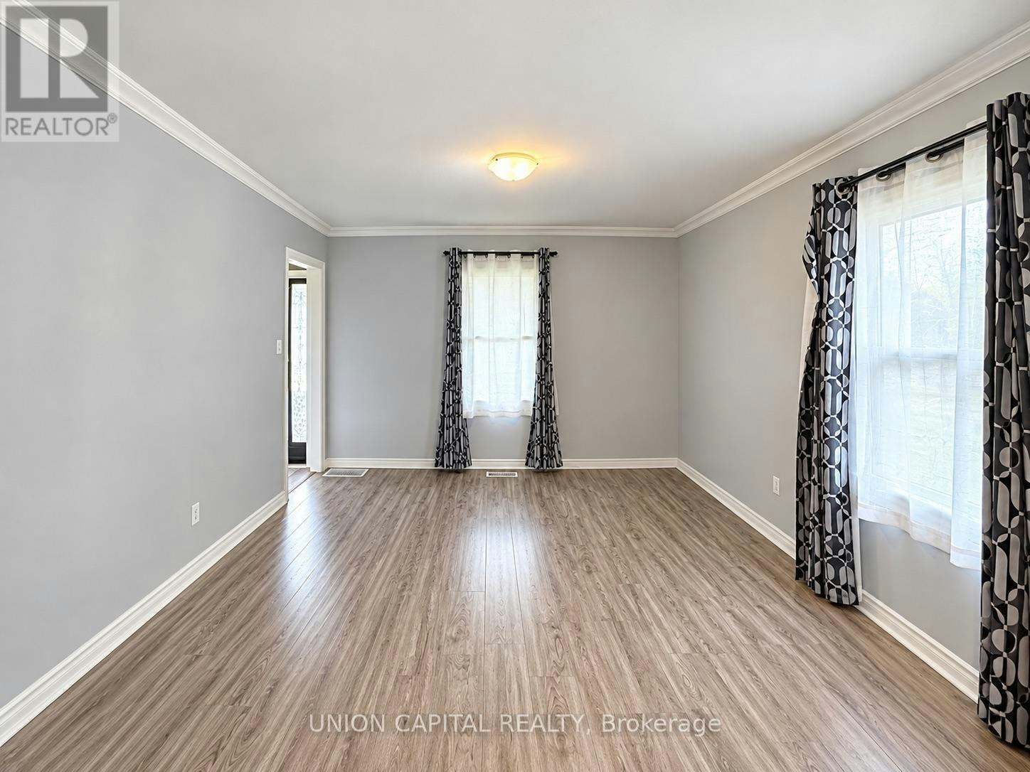 35 Normanhurst Avenue, Hamilton, ON, L8H 5M3 - 2