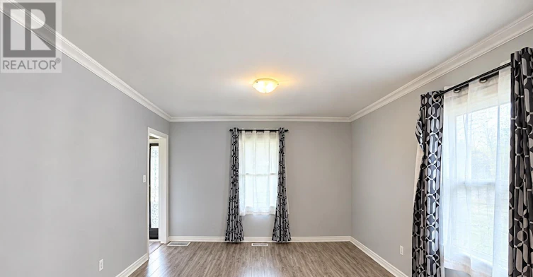 35 Normanhurst Avenue, Hamilton, ON, L8H 5M3 - 2
